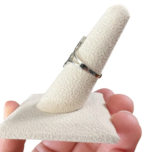 Silver Tone Dainty Treble Clef Music Thin Band Ring - Picture 4 of 11